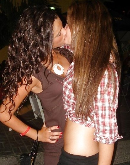 Amateur kissing lesbian girl #903149