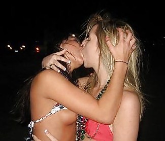 Amateur kissing lesbian girl #903174