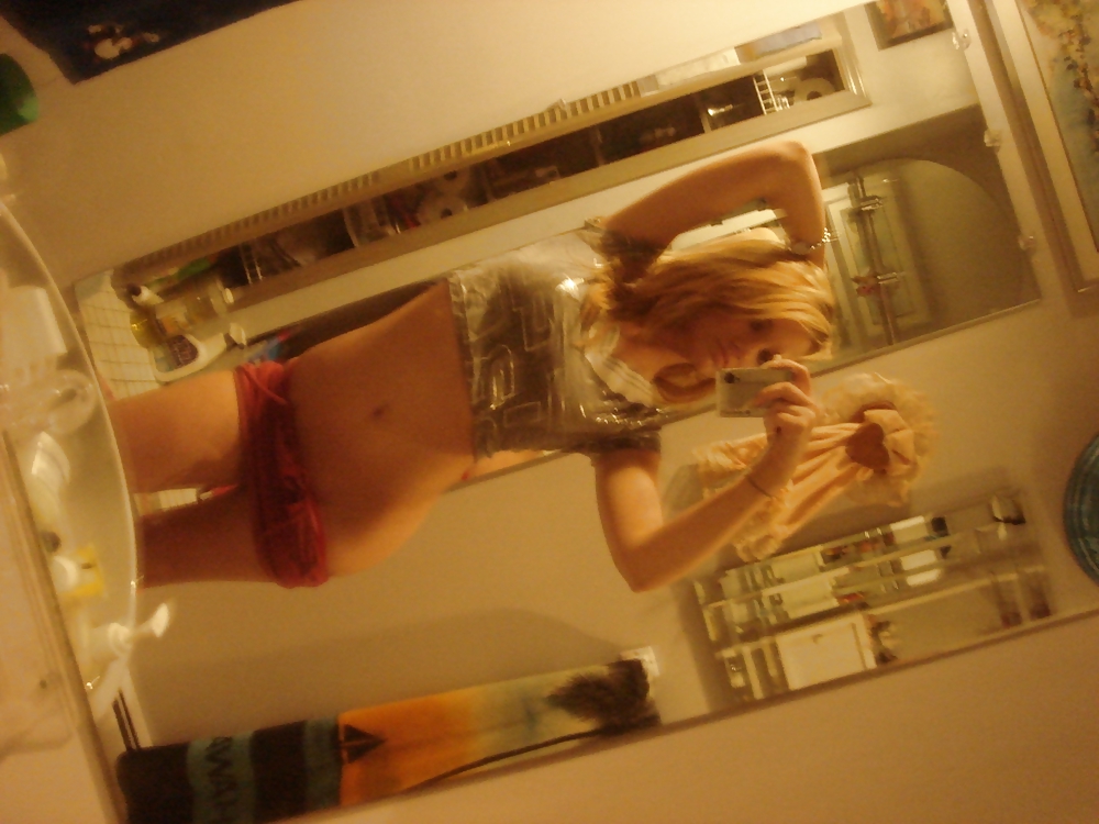 Super Sexy Blond Girlfriend Self Shot Nude Pics #3313282