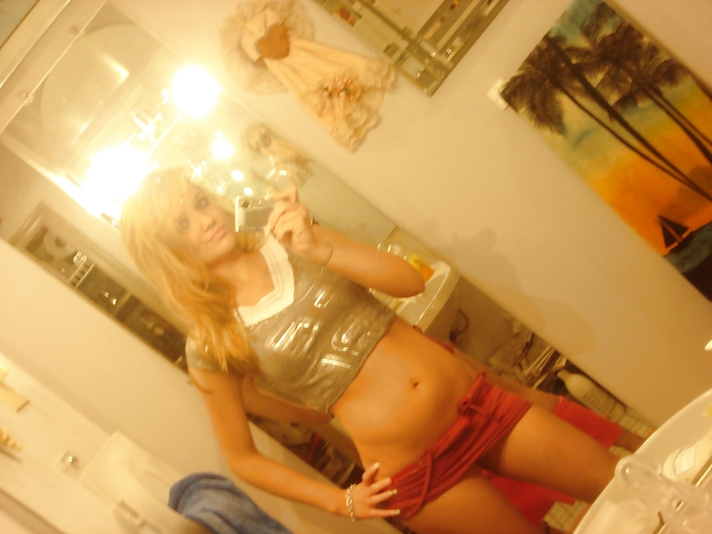 Super Sexy Blond Girlfriend Self Shot Nude Pics #3313401