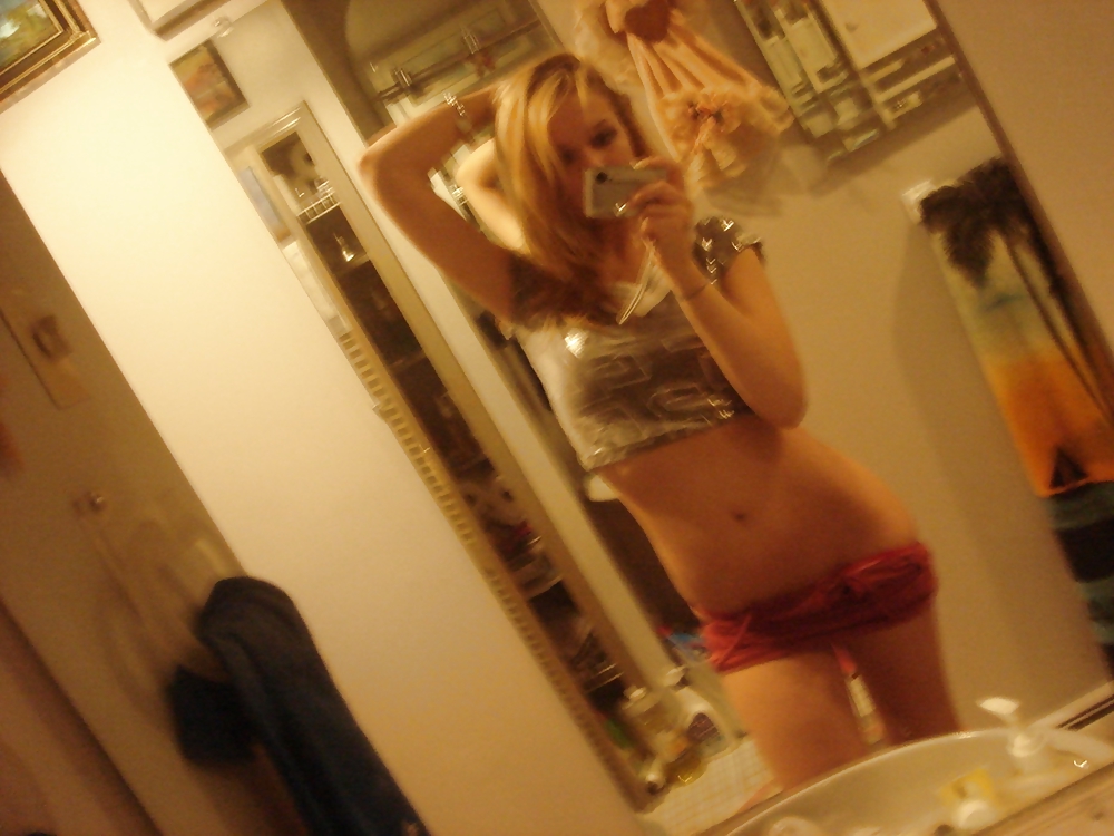 Super Sexy Blond Girlfriend Self Shot Nude Pics #3313417