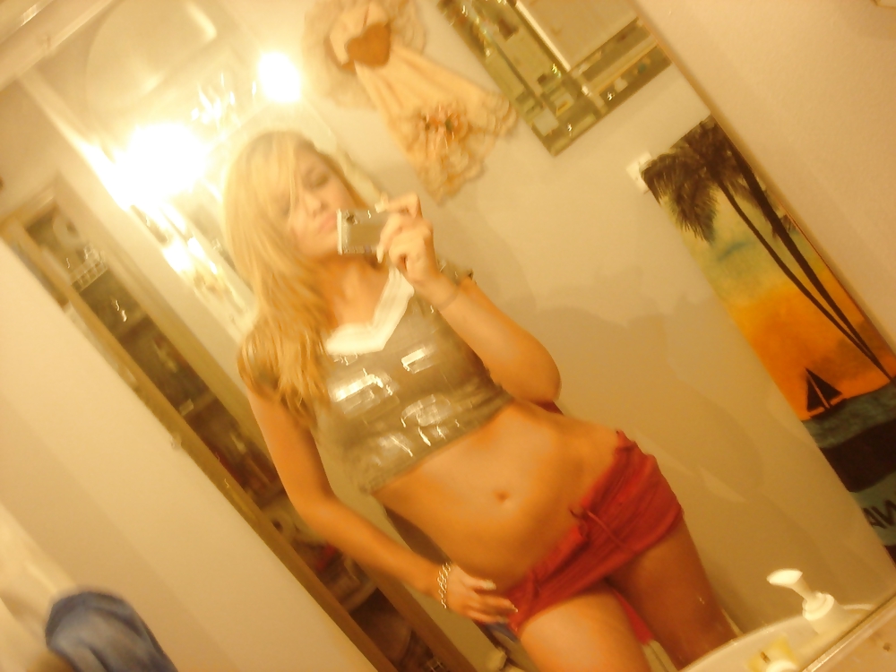 Super Sexy Blond Girlfriend Self Shot Nude Pics #3313492