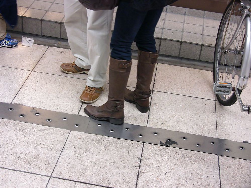 Japanese Candids - Feet on the Street 04 #3528968