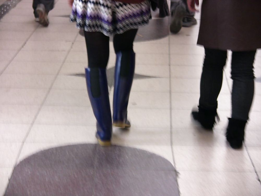 Japanese Candids - Feet on the Street 04 #3528980