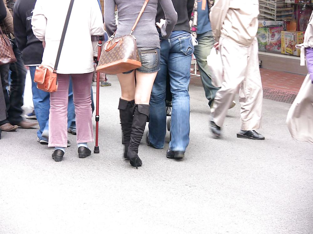 Japanese Candids - Feet on the Street 04 #3529033