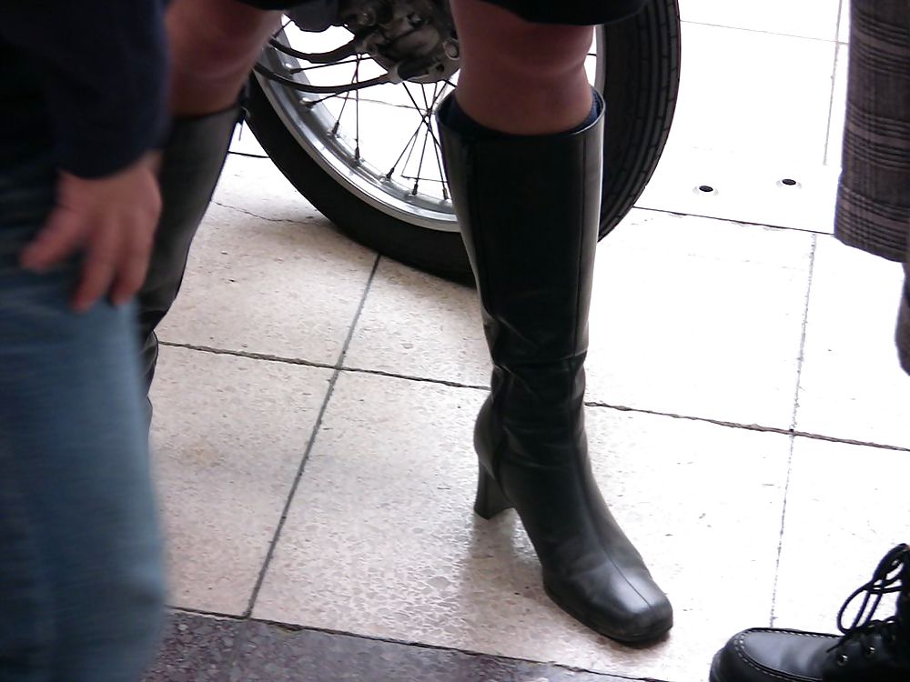 Japanese Candids - Feet on the Street 04 #3529039