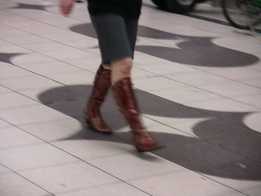 Japanese Candids - Feet on the Street 04 #3529046