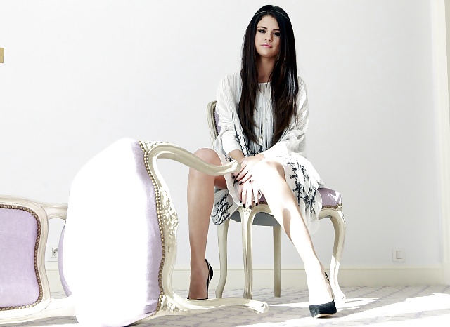 Selena Gomez su Harper's Bazaar 2 #16688192