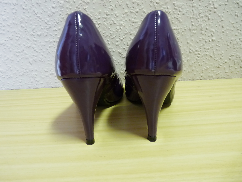 これらの靴、ヒール、ブーツは私の妻を売る
 #15561956