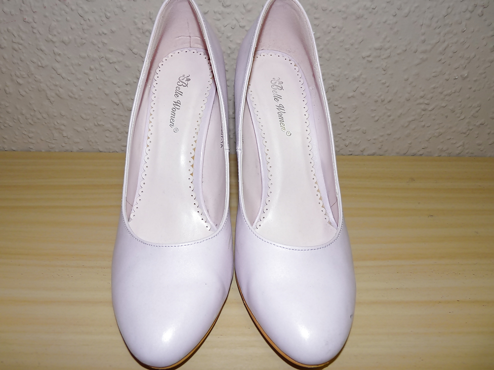 これらの靴、ヒール、ブーツは私の妻を売る
 #15562504