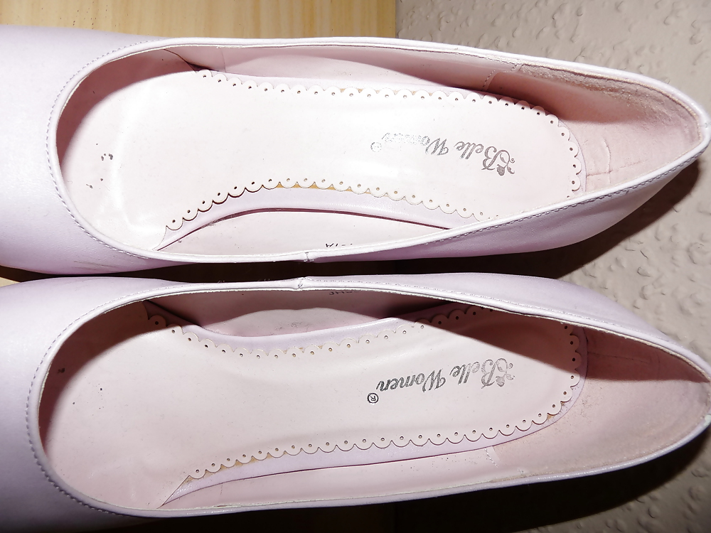 これらの靴、ヒール、ブーツは私の妻を売る
 #15562529