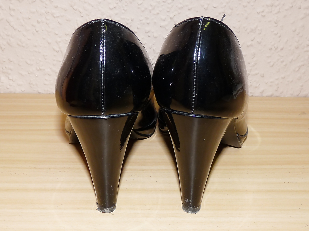 これらの靴、ヒール、ブーツは私の妻を売る
 #15562666