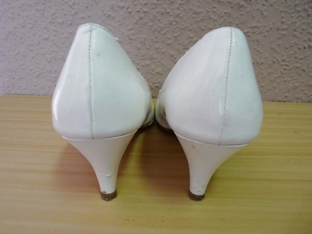 これらの靴、ヒール、ブーツは私の妻を売る
 #15562741