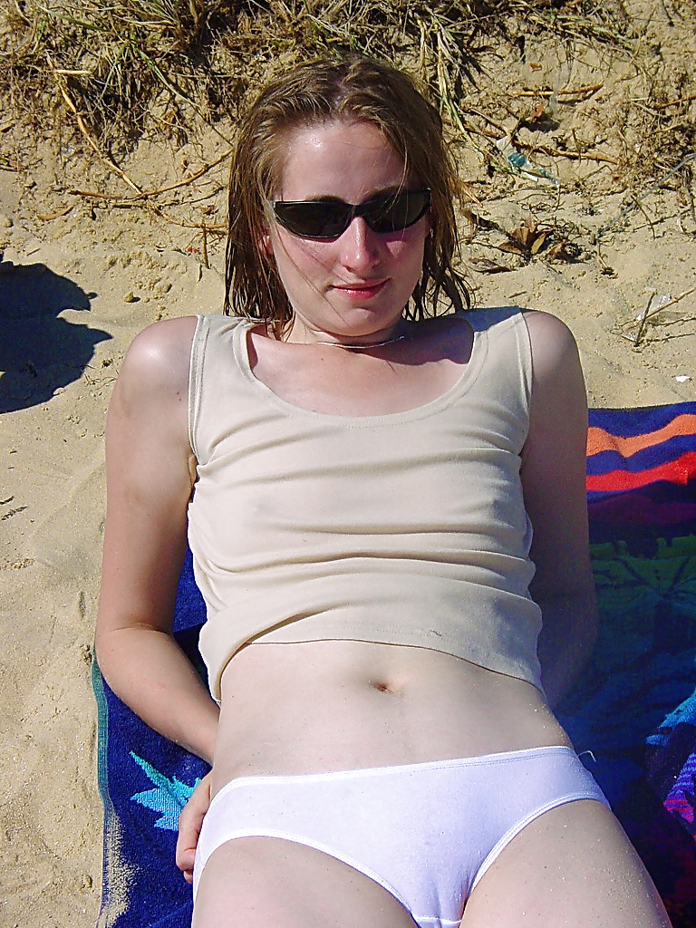 Pagliacciata in bikini trasparenti 
 #9481367