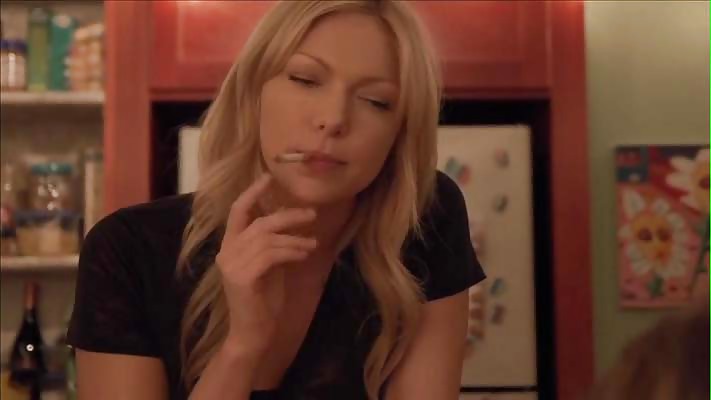 Laura Prepon Fumer #19321322