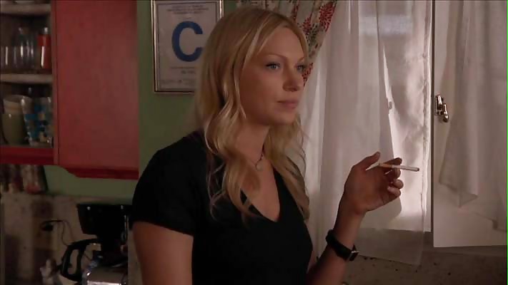 Laura Prepon Fumer #19321335