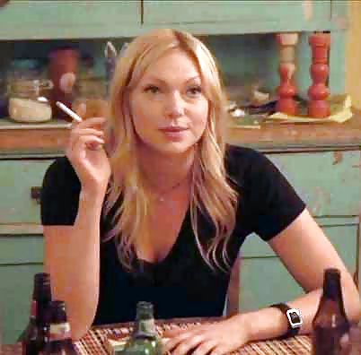 Laura prepon fumare
 #19321342