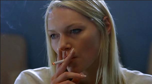 Laura Prepon Smoking #19321414