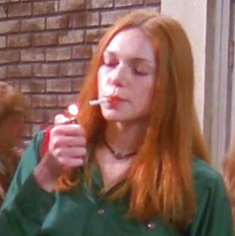 Laura prepon fumando
 #19321421