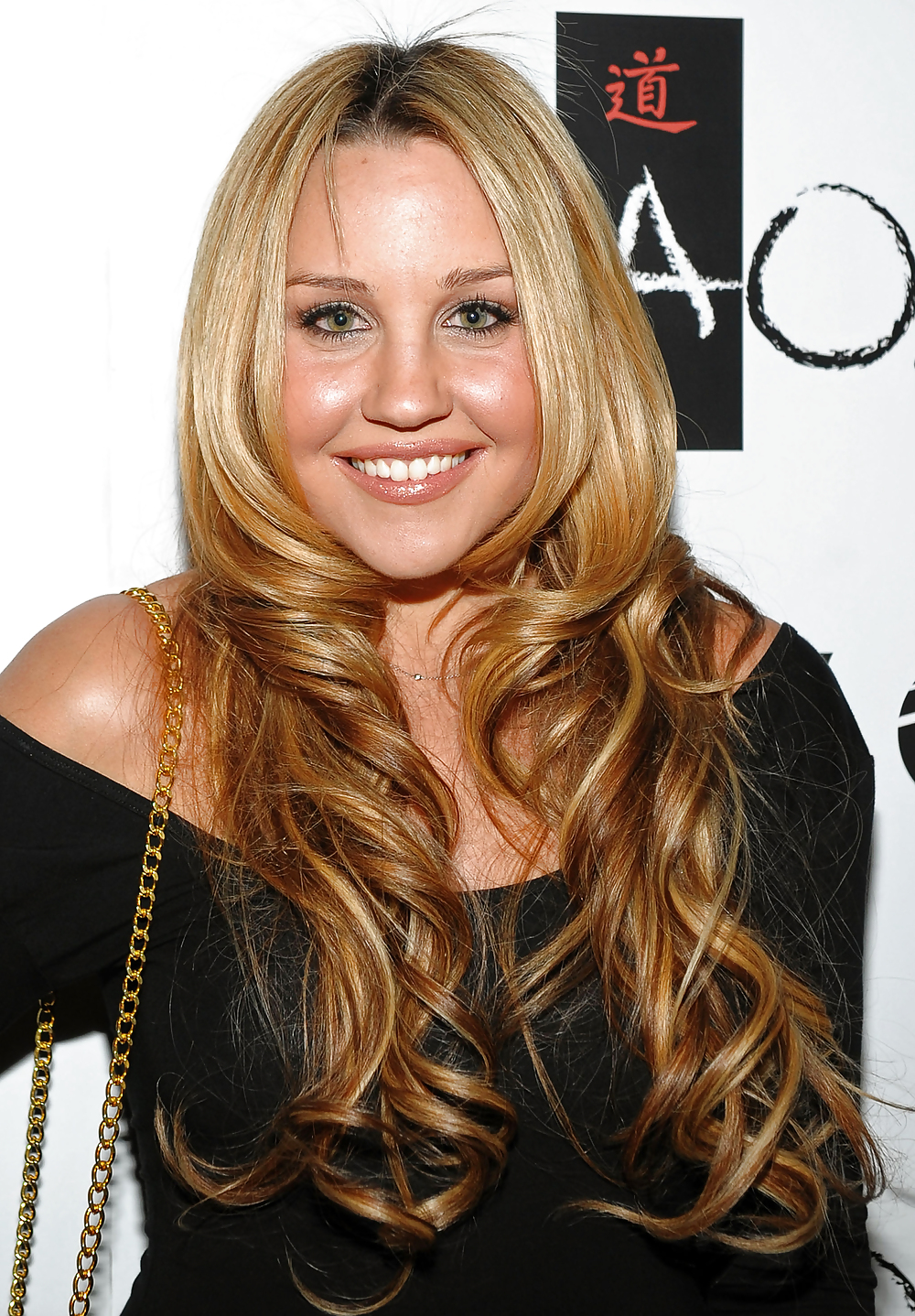 Amanda Bynes in a black dress #15151296