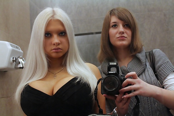 胸の張ったロシア人女性 833
 #17376036