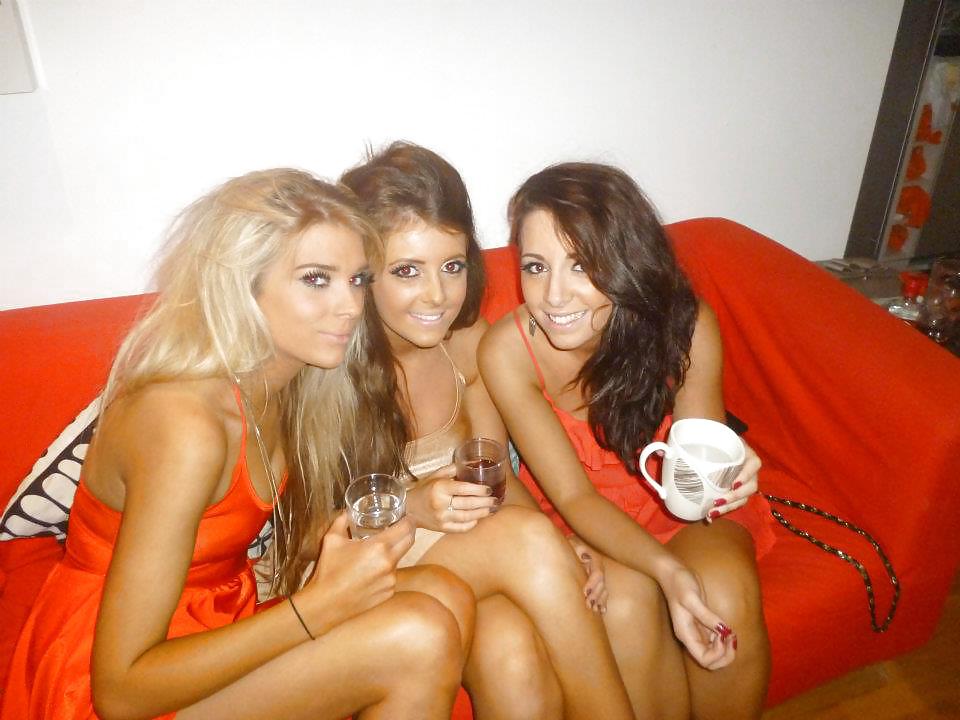 Blondes vs Brunettes 3-which would you fuck? #12067242