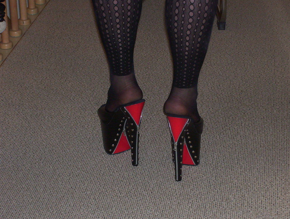 Neue schuhe und minirock
 #16872271