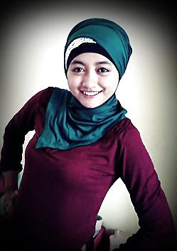 Belleza y caliente indonesia jilbab tudung hijab 2
 #15345392