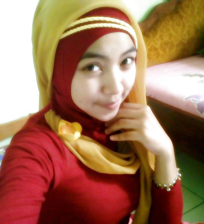 Belleza y caliente indonesia jilbab tudung hijab 2
 #15345413