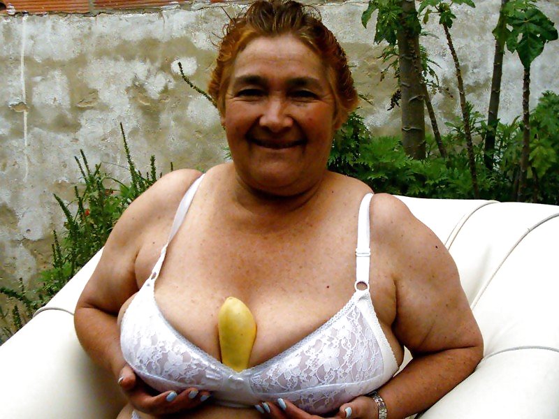 Campana de abuelas colombianas (conjunto decimonónico)
 #3407369
