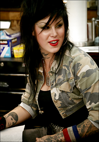 Kat von d
 #18468822