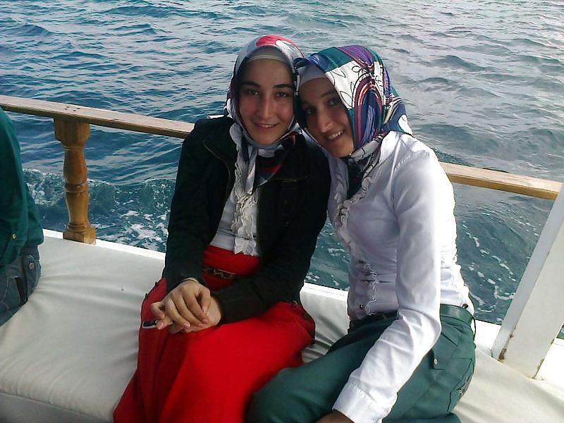 Turc Hijab Rafraîchit L'interface Turban-porter #13943451