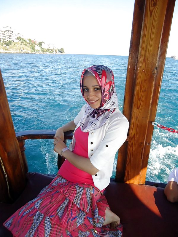 Turc Hijab Rafraîchit L'interface Turban-porter #13943486