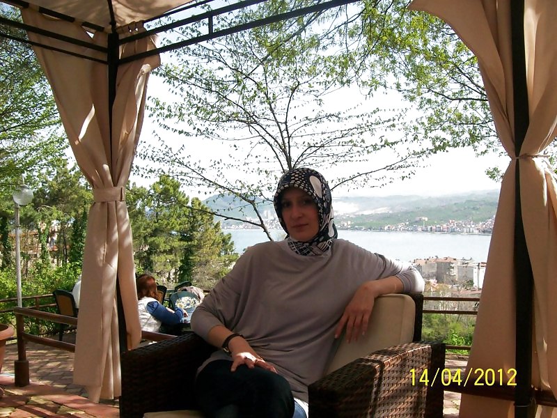 Turista árabe turbanli hijab yeniler 
 #13943513