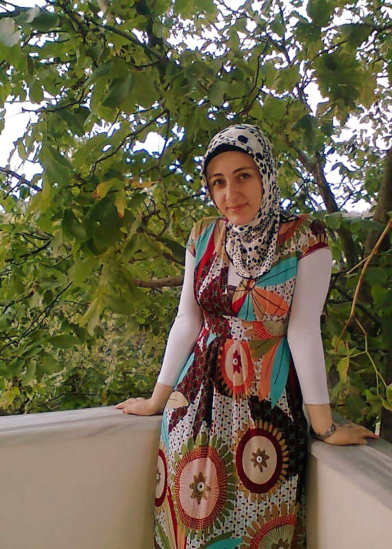 Turc Hijab Rafraîchit L'interface Turban-porter #13943527