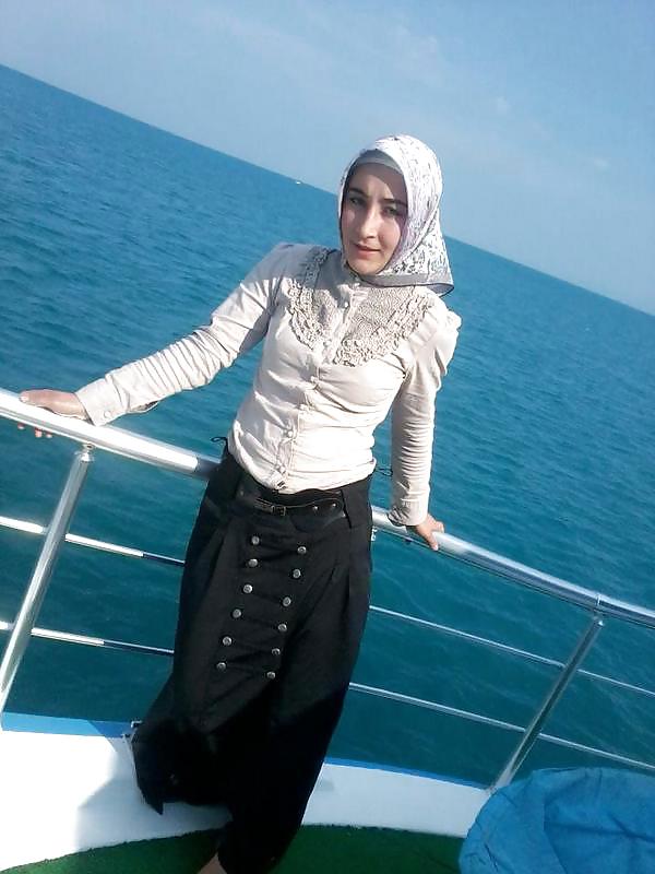 Turc Hijab Rafraîchit L'interface Turban-porter #13943655