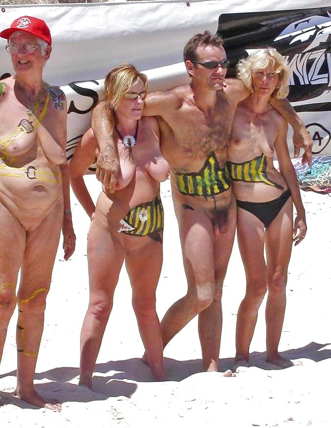 Mayores nudistas de playa
 #1639541
