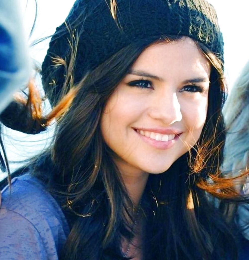 Selena Gomez #18456844