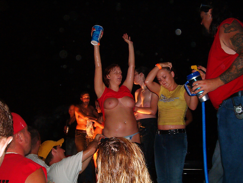 Chicas salvajes de fiesta
 #11628090