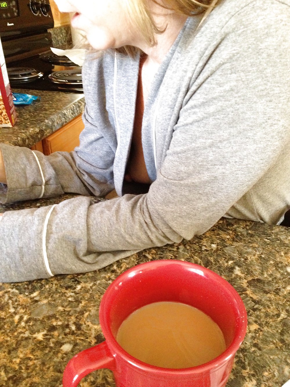 Sexy Wife Downblouse