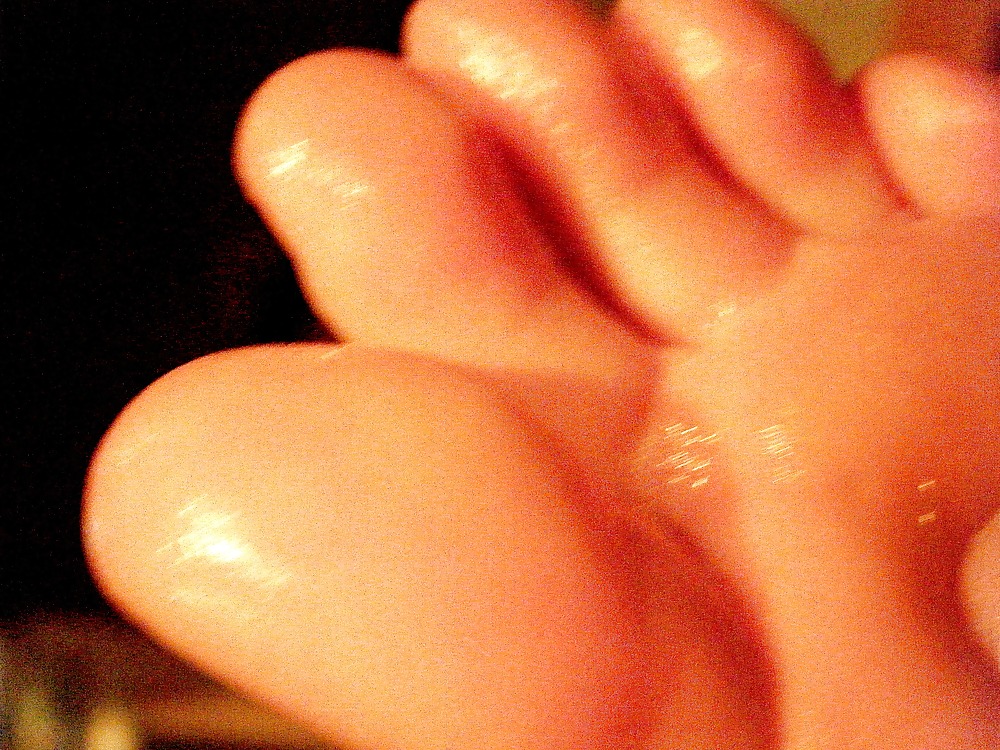 Altri scatti candidi dei piedi e delle dita dei piedi squisiti di mia moglie
 #1762081