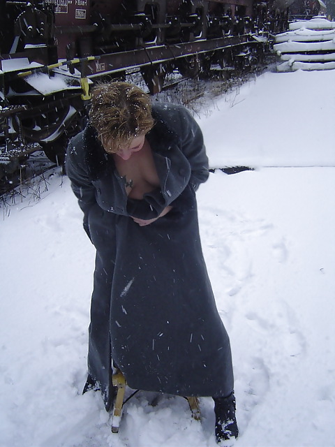 Nicole Berghaus from Gelsenkirchen naked snow #8514339