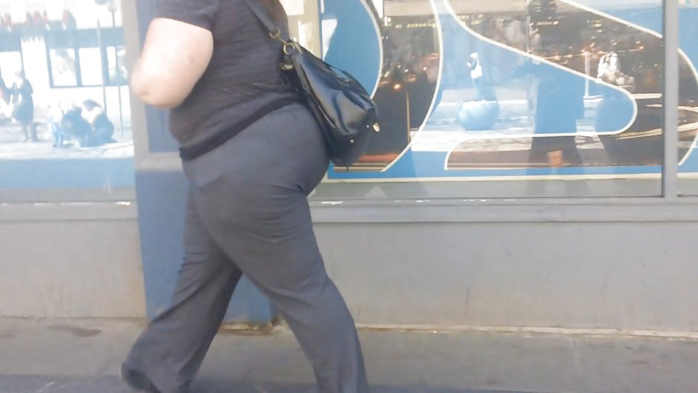 MONSTER ASSES BOUCING AROUND IN PUBLIC!!!!!  #12387851