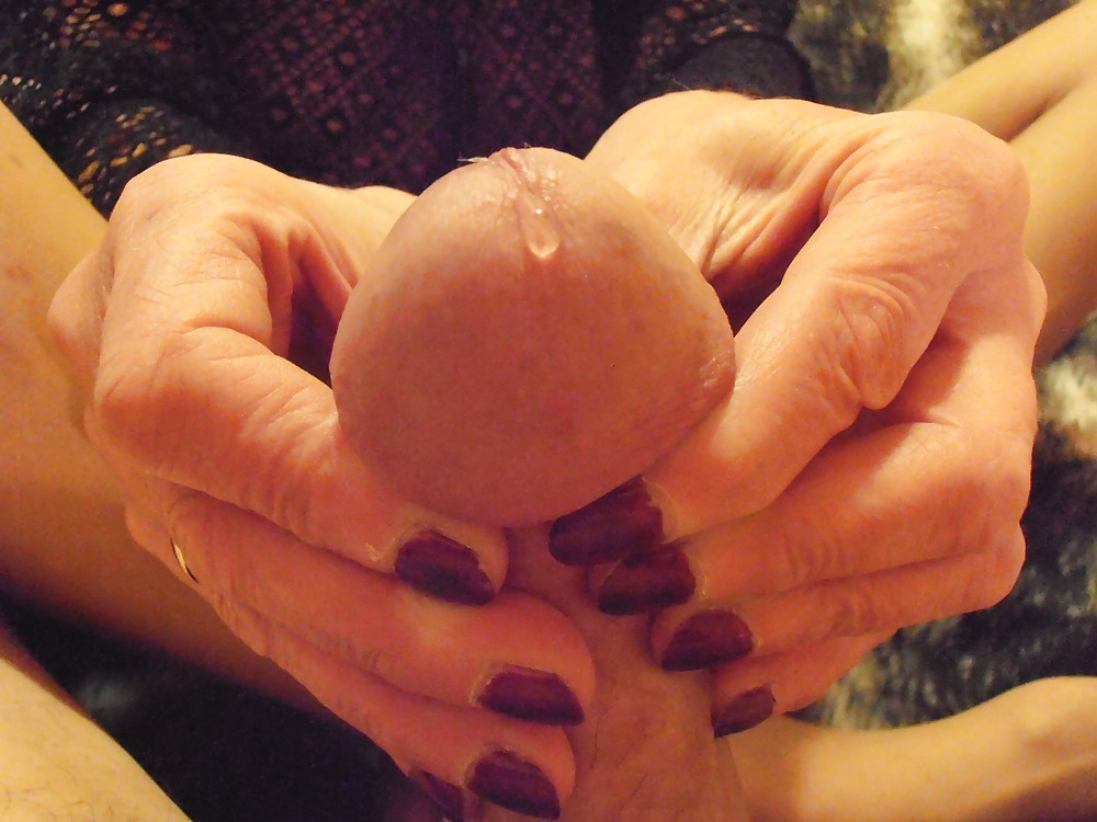 Carlas uñas rojas
 #17483544