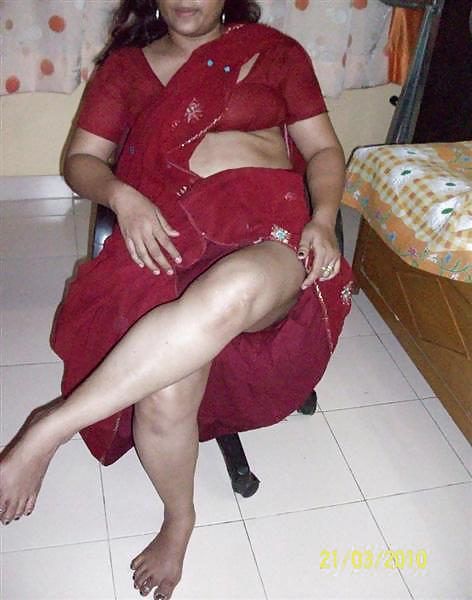 Indian aunty stripping 1 #2873331