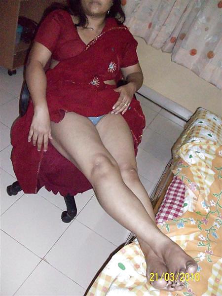 Indian aunty stripping 1 #2873338