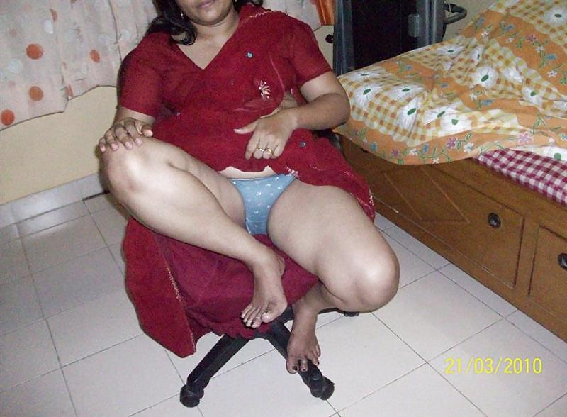 Indian aunty stripping 1 #2873369