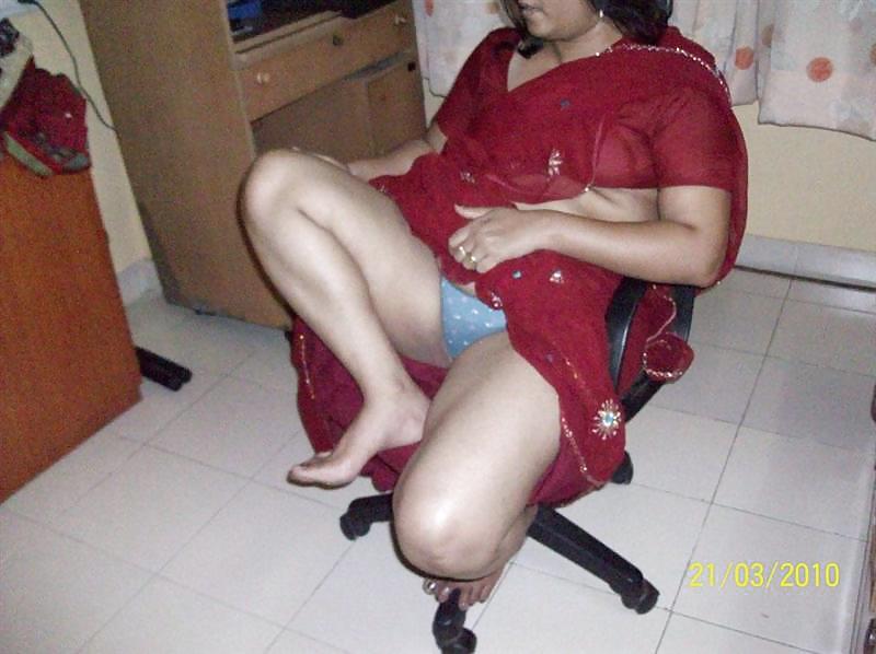 Indian aunty stripping 1 #2873411