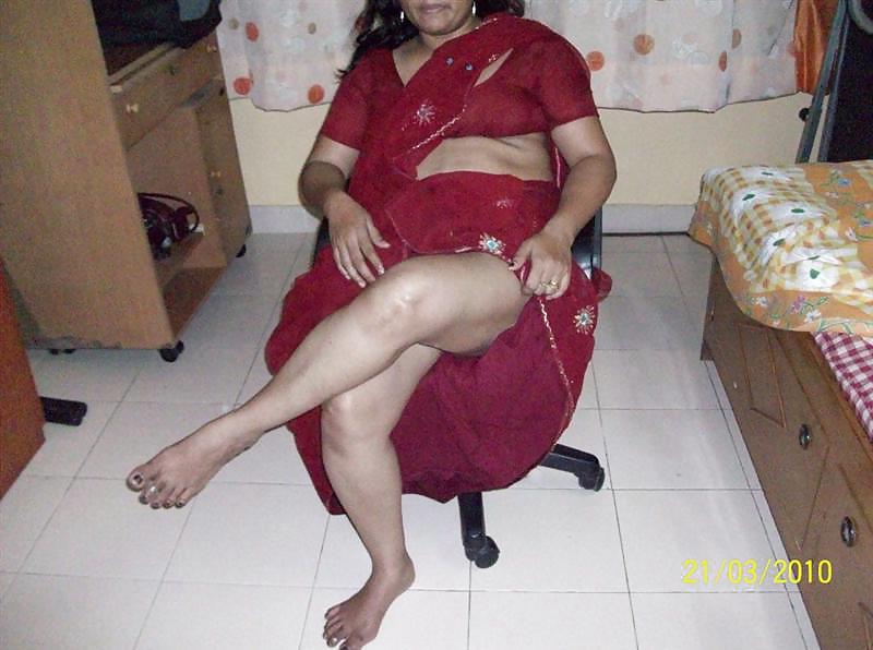 Indian Aunty Strippen 1 #2873500