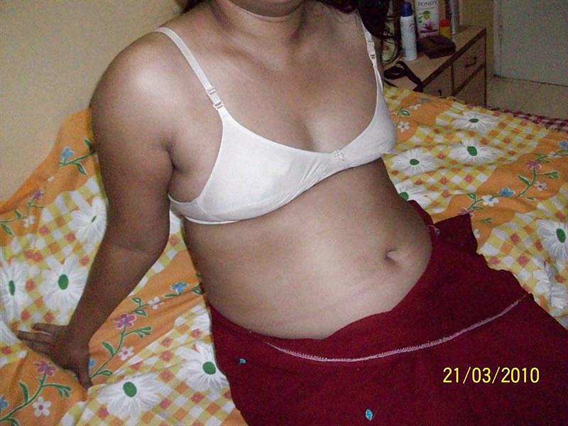 Indian aunty stripping 1 #2873537